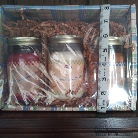 Candle Gift Set (#1) - Picture 6 of 6